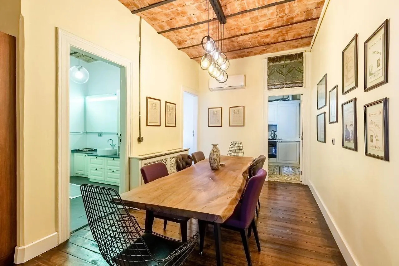 Apartment Classic Beyoglu Home With Central Location Near Galata Tower