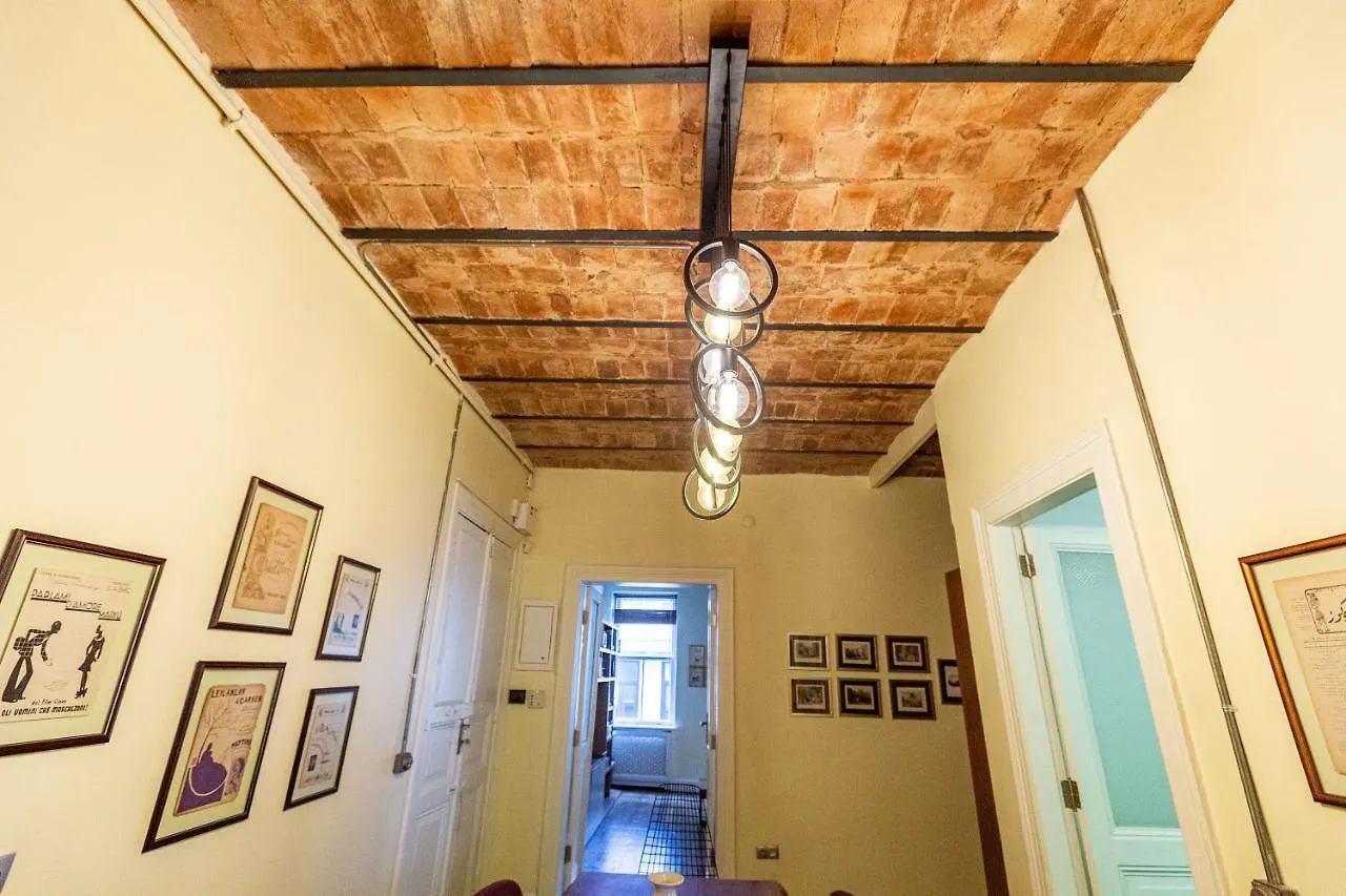 Classic Beyoglu Home With Central Location Near Galata Tower Turkey